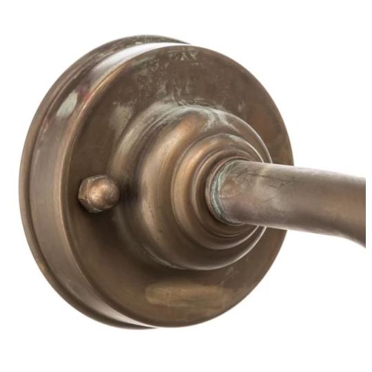rustikalna zahradna terasa svetla nastenna lampa na stenu patinovana mosadz kvalitne mediteranske osvetlenie vodotesne ip chranene 134.o. nastenna lampa zahradny chodnik fasada lacne kvalitne lameridiana lampy.jpg